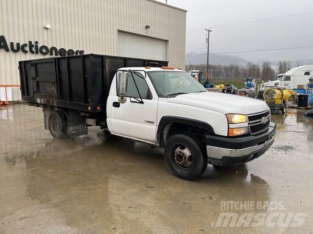 Chevrolet 3500 Plošinové nákladné automobily/nákladné automobily so sklápacími bočnicami