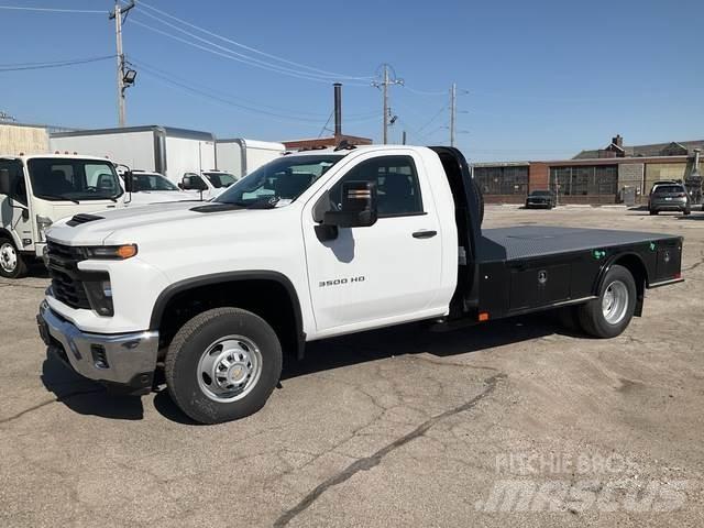 Chevrolet 3500 Plošinové nákladné automobily/nákladné automobily so sklápacími bočnicami