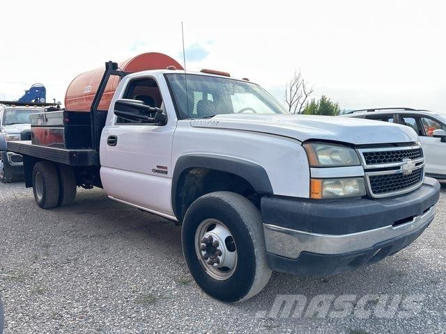 Chevrolet 3500 Plošinové nákladné automobily/nákladné automobily so sklápacími bočnicami