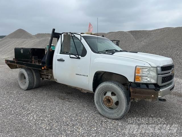 Chevrolet 3500 Plošinové nákladné automobily/nákladné automobily so sklápacími bočnicami