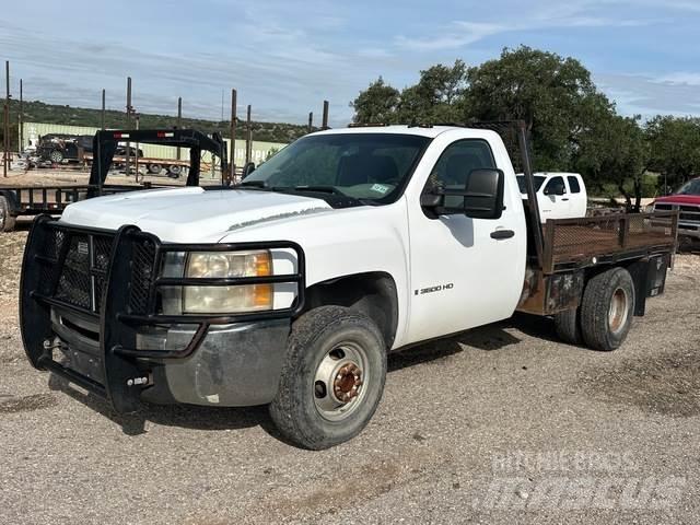 Chevrolet 3500 Plošinové nákladné automobily/nákladné automobily so sklápacími bočnicami