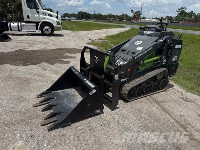 Cougar CG827 Šmykom riadené nakladače