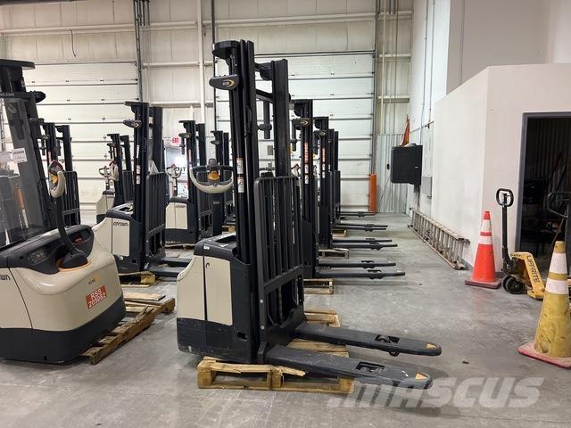 Crown ES 4000 Samohybné vozíky