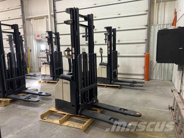 Crown ES 4000 Samohybné vozíky