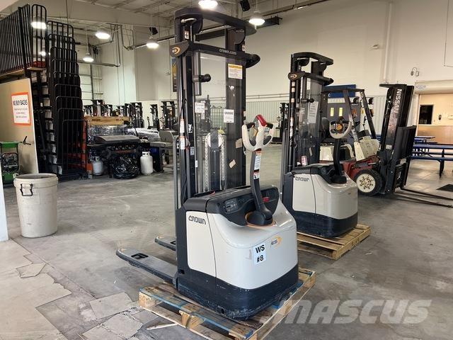 Crown ES 4000 Samohybné vozíky