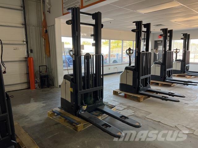 Crown ES 4000 Samohybné vozíky