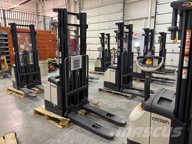 Crown ES 4000 Samohybné vozíky