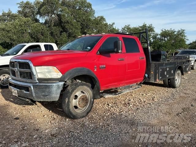 Dodge Ram 5500 Plošinové nákladné automobily/nákladné automobily so sklápacími bočnicami