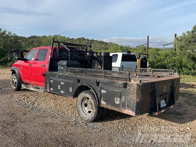 Dodge Ram 5500 Plošinové nákladné automobily/nákladné automobily so sklápacími bočnicami
