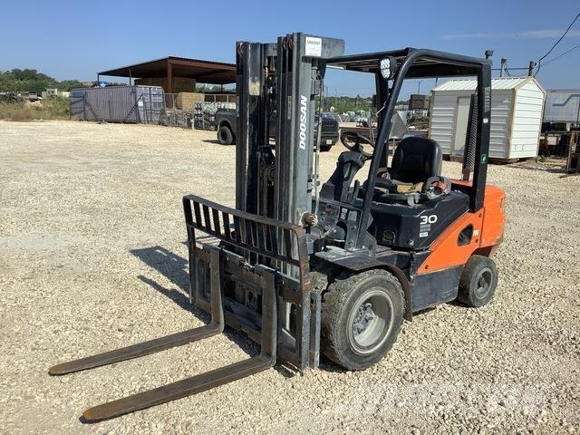 Doosan D30S-7 Iné
