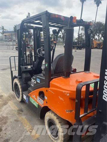 Doosan D30S7 Stavebníctvo - ostatné