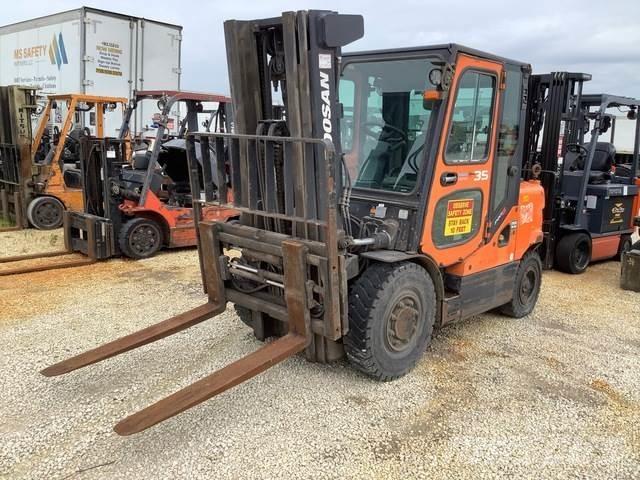 Doosan D35S-5 Stavebníctvo - ostatné