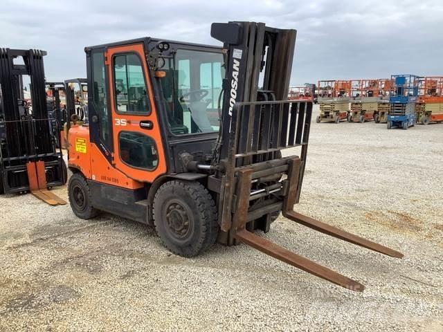 Doosan D35S-5 Stavebníctvo - ostatné