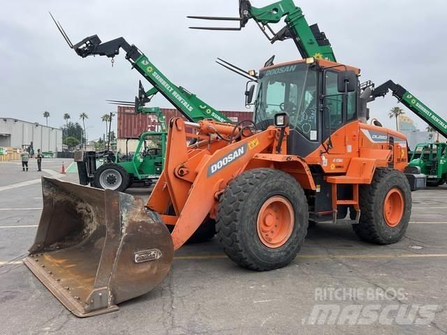 Doosan DL220-5 Kolesové nakladače