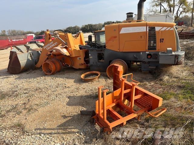 Doosan DL300 Kolesové nakladače