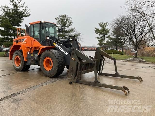 Doosan DL300-5 Kolesové nakladače