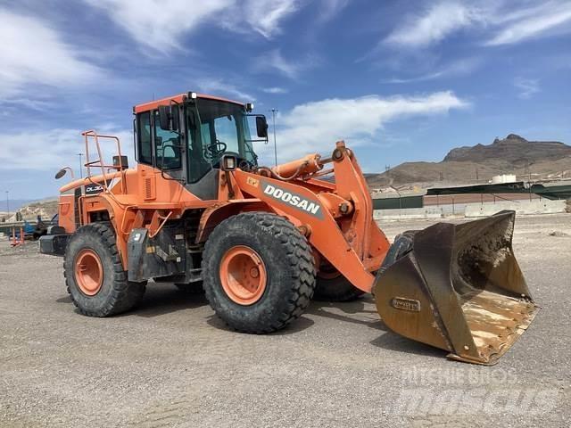 Doosan DL300-5 Kolesové nakladače