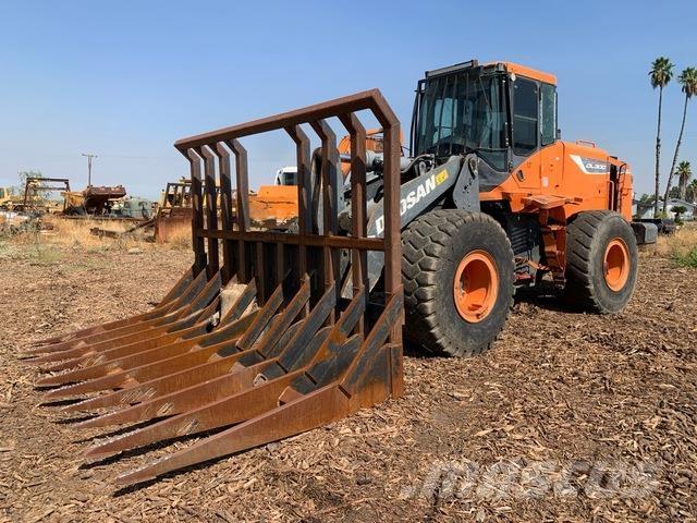 Doosan DL300-5 Kolesové nakladače