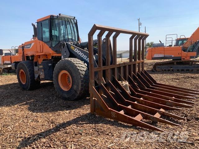 Doosan DL300-5 Kolesové nakladače