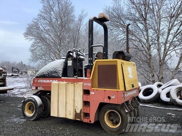 Dynapac CP132 Pneumatikové valce