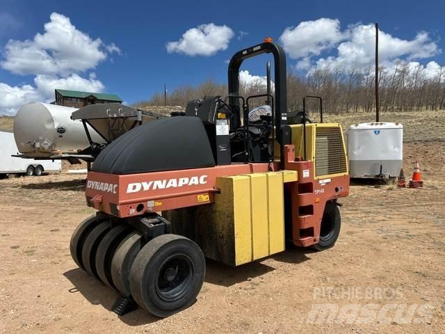 Dynapac CP142 Pneumatikové valce