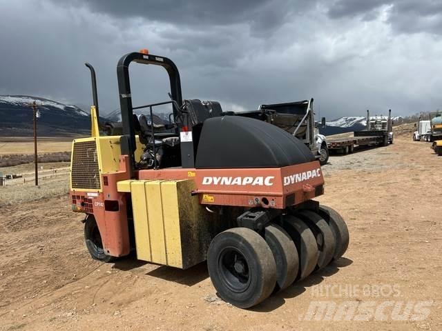 Dynapac CP142 Pneumatikové valce