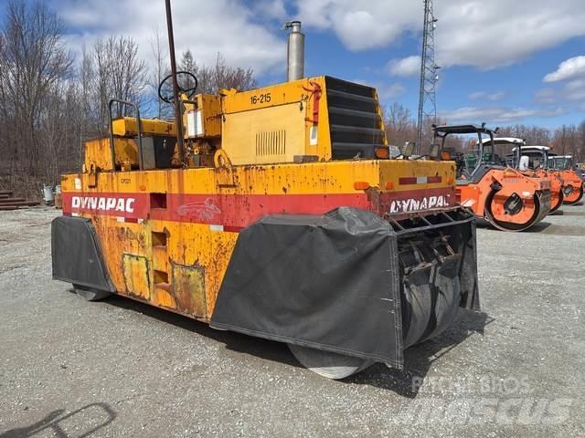 Dynapac CP221 Pneumatikové valce