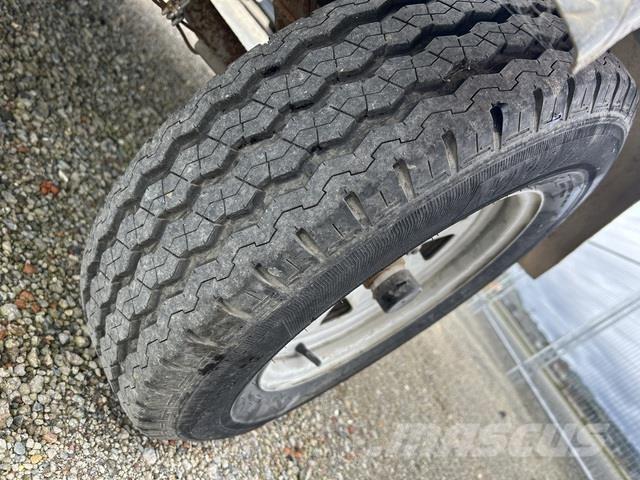 Elite  Prívesy na prepravu automobilov