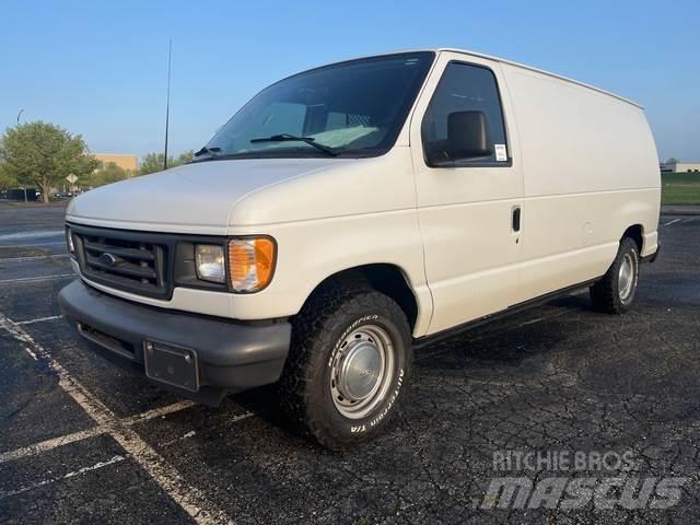 Ford E-150 Dodávky
