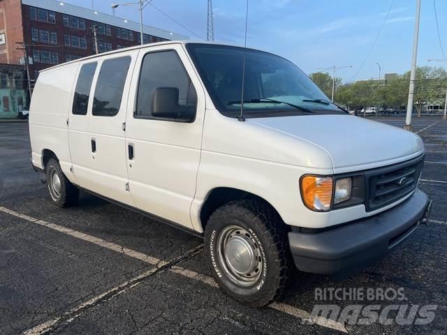 Ford E-150 Dodávky