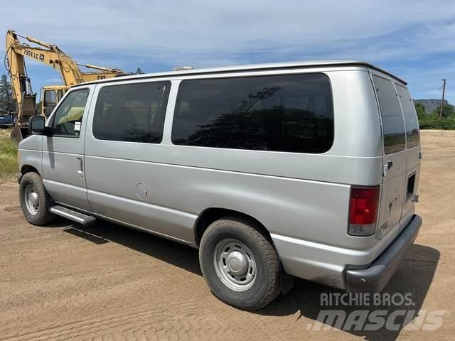 Ford E-150 Automobily