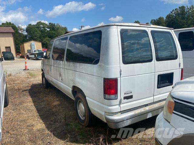 Ford E-150 Automobily