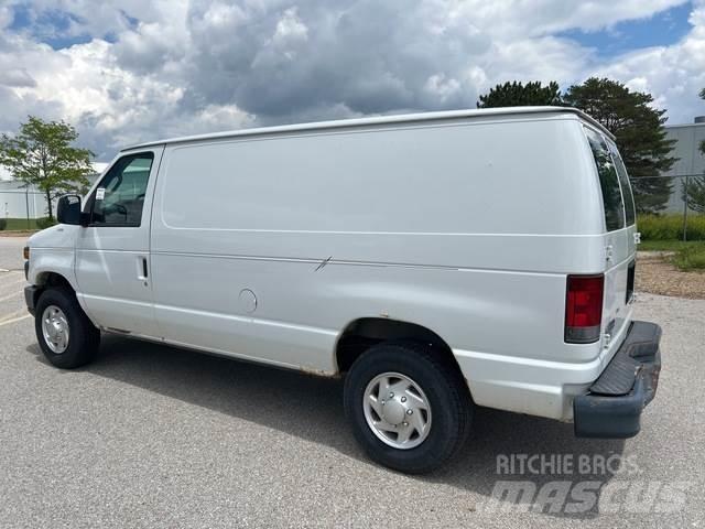 Ford E-250 Dodávky