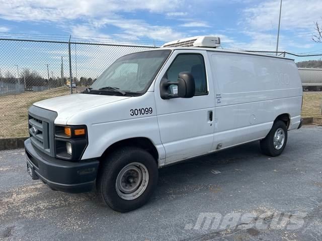 Ford E-250 Dodávky