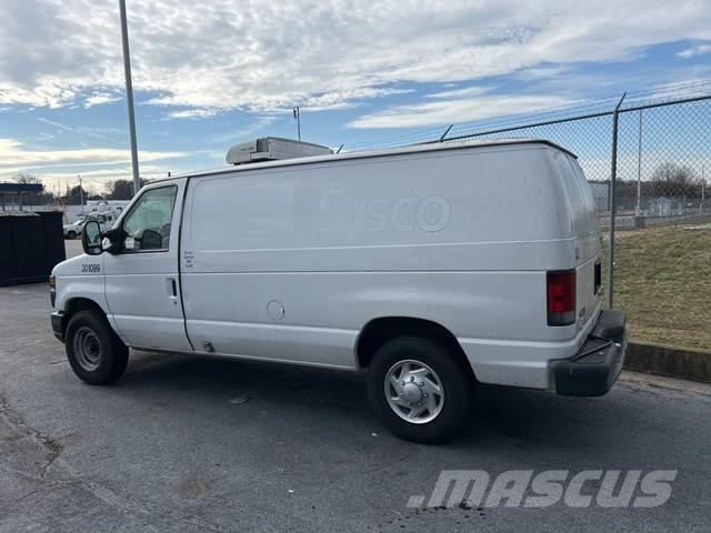 Ford E-250 Dodávky