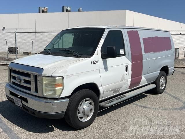 Ford E-250 Dodávky
