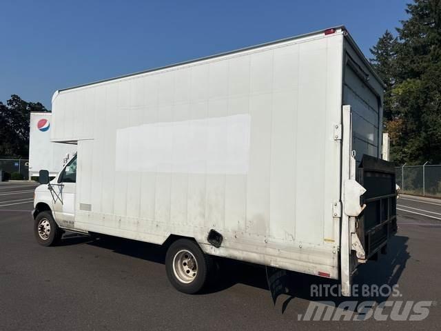 Ford E-350 Skriňová nadstavba