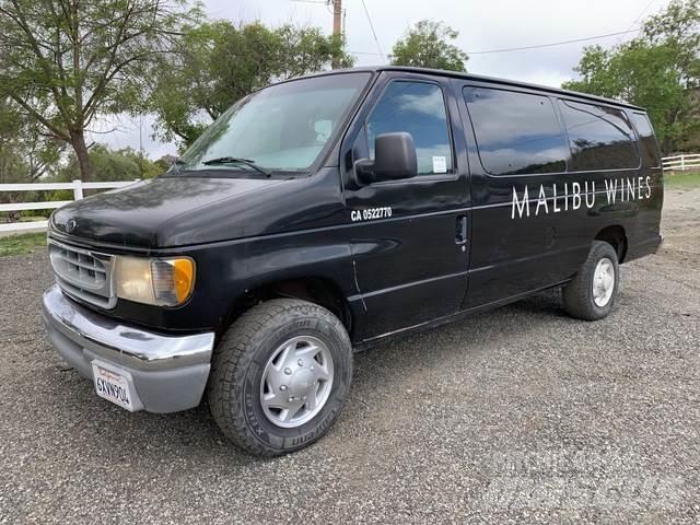 Ford E-350 Automobily