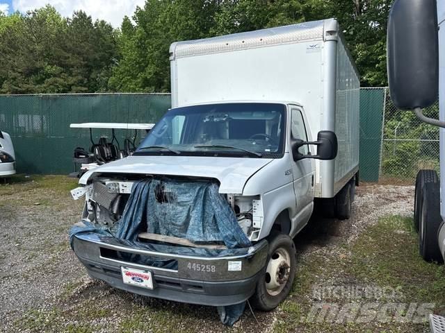 Ford E-350 Skriňová nadstavba