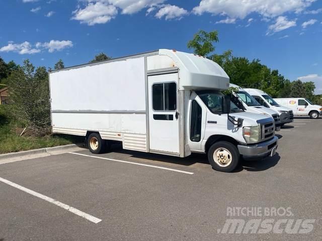 Ford E-350 Dodávky