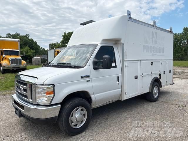 Ford E-350 Dodávky