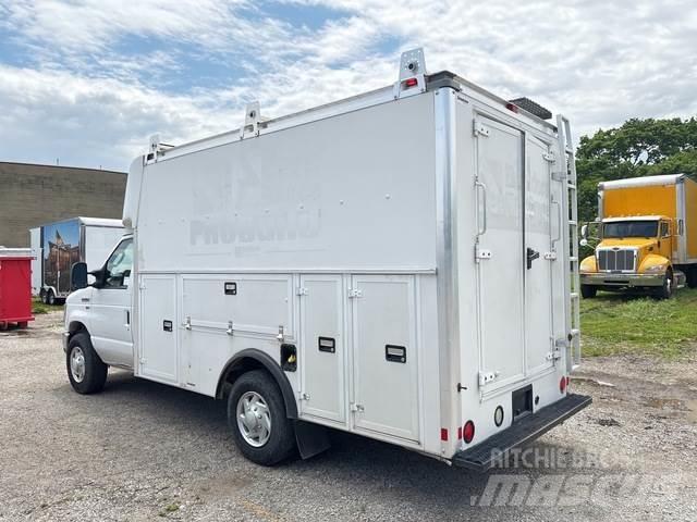 Ford E-350 Dodávky
