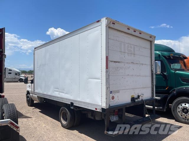 Ford E-350 Skriňová nadstavba