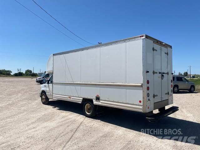 Ford E-350 Skriňová nadstavba