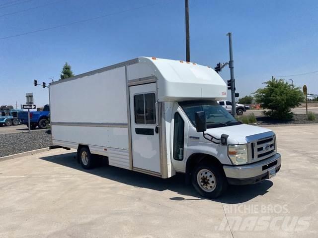 Ford E-350 Dodávky