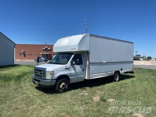 Ford E-350 Skriňová nadstavba