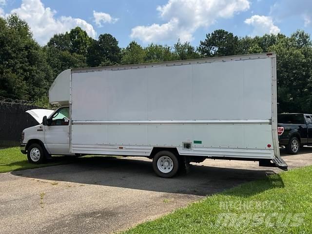 Ford E-350 Skriňová nadstavba