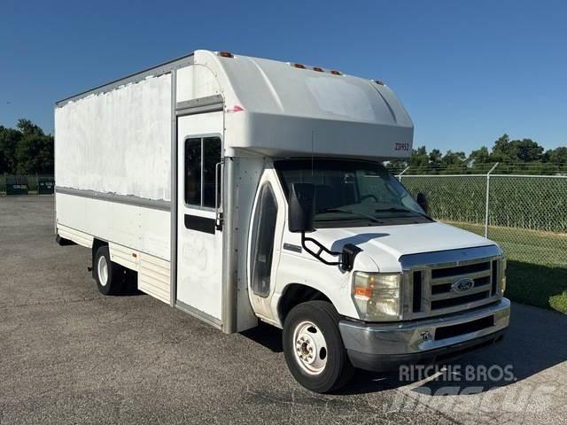 Ford E-350 Skriňová nadstavba