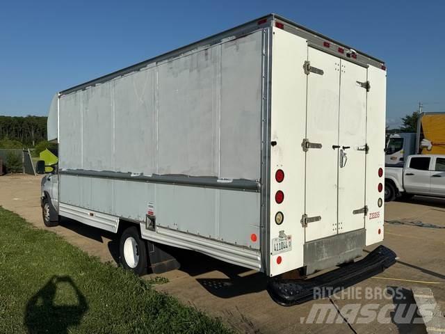 Ford E-350 Dodávky