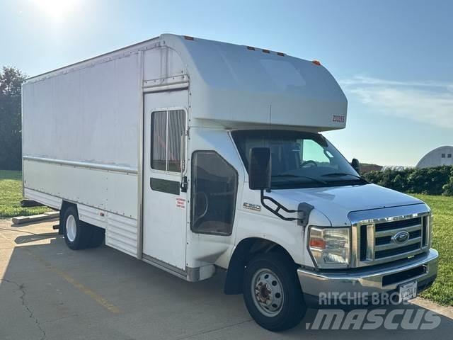 Ford E-350 Dodávky
